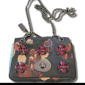 Linda cartera en perfectas condiciones; Original Coach Black and Red Crossbody